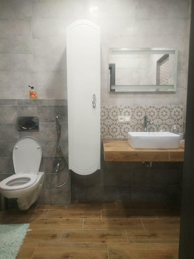 Семицвіт Daire Lviv Dış mekan fotoğraf